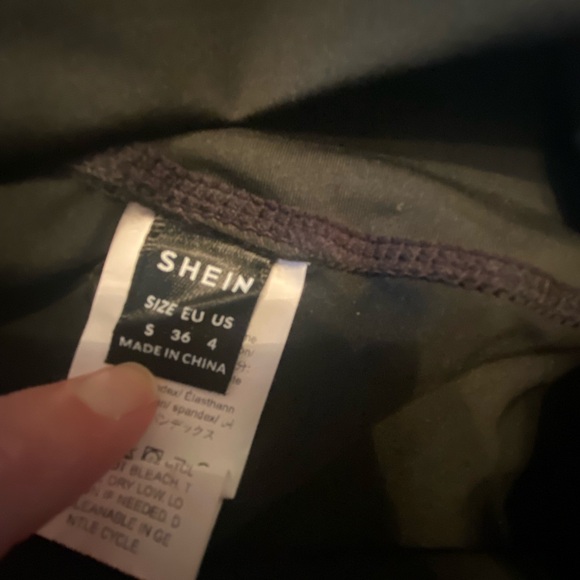 Maternity Short Bundle size small - Picture 16 of 16